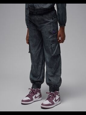 Jordan Blue Jeans and Bling
Big Kids' Woven Pants Size Medium 10-12 Years NWT